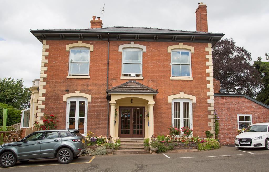 Southbank House Bed & Breakfast Hereford Exterior photo